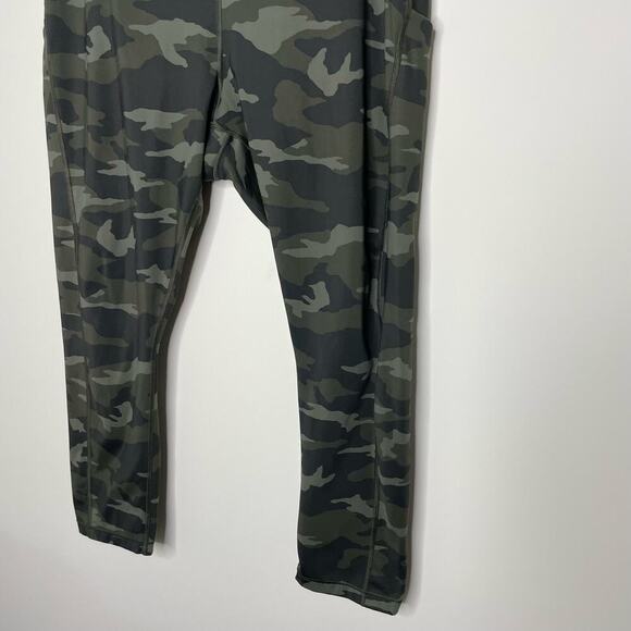 Athleta Ultimate 7/8 Tight in Camo Leggings 2X - Picture 5 of 8